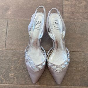 Adrianna Papell silver sparkly comfy party hell shoes.